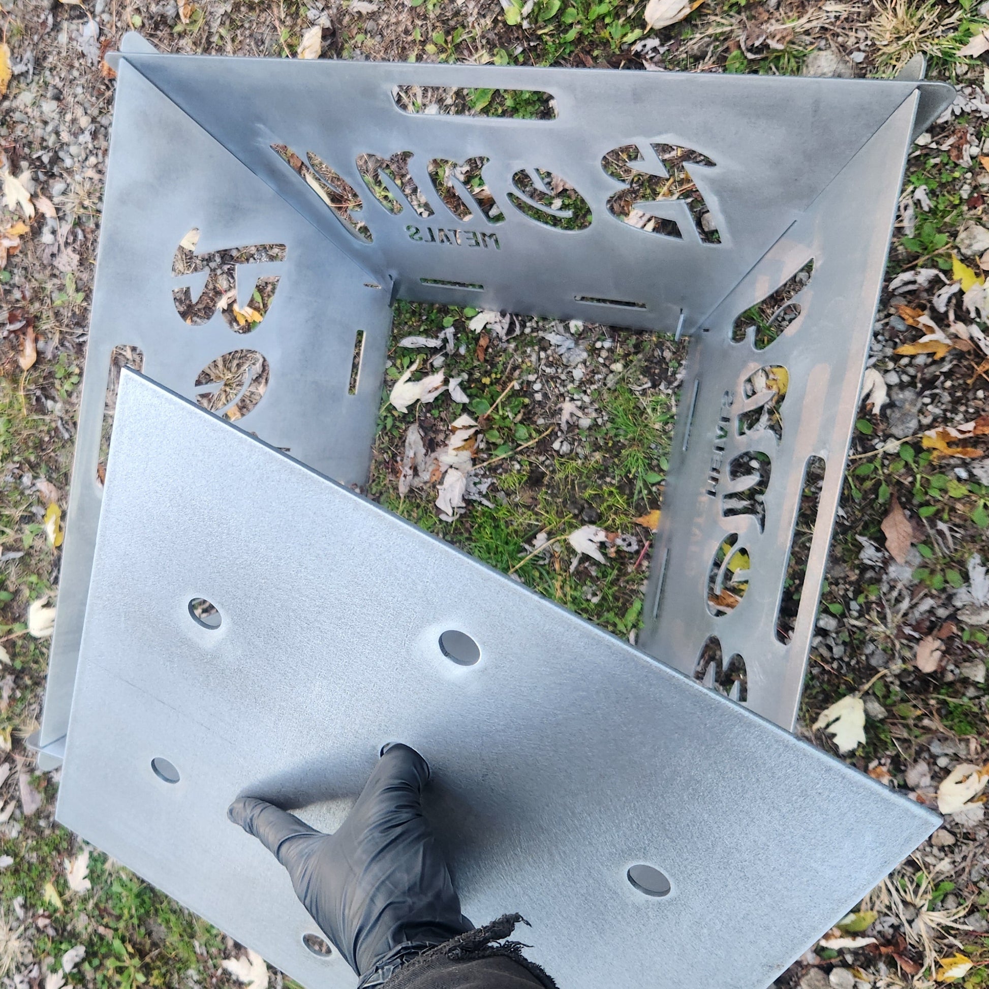 Custom name collapsable fire pit with easy to remove bottom plate