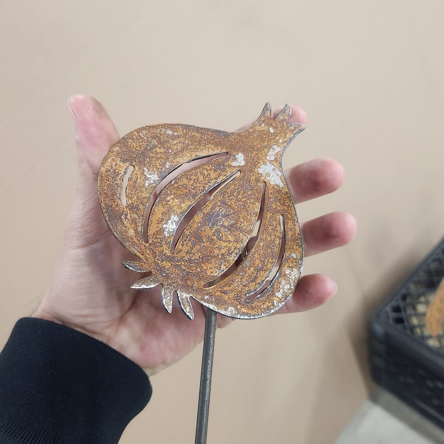 Onion rustic metal garden stake size comparison