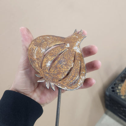 Onion rustic metal garden stake size comparison